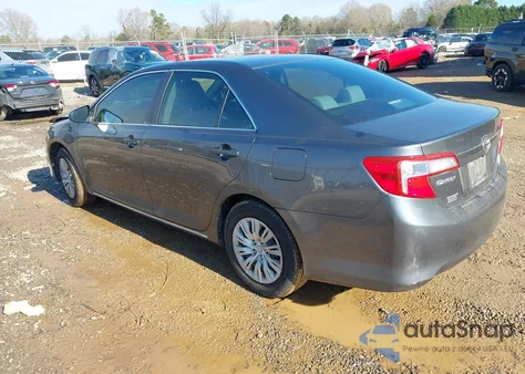 2013 Toyota Camry Le z USA, uszkodzony, nr VIN 4T4BF1FK8DR277162